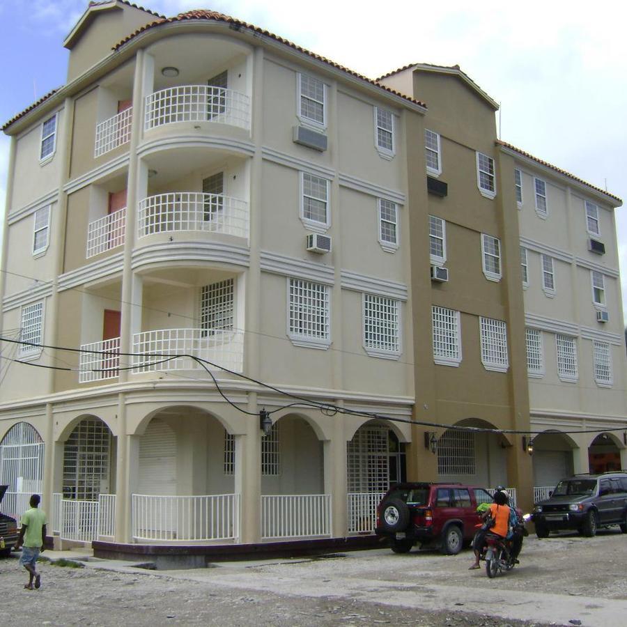 Caribbean Hotel Cayes เลส์กายส์ ภายนอก รูปภาพ