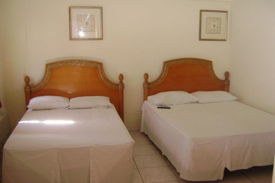 Caribbean Hotel Cayes เลส์กายส์ ภายนอก รูปภาพ